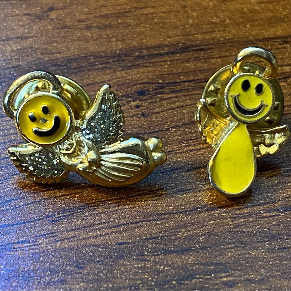 2 smiley face angel pins brooch Angel wings religious Christian